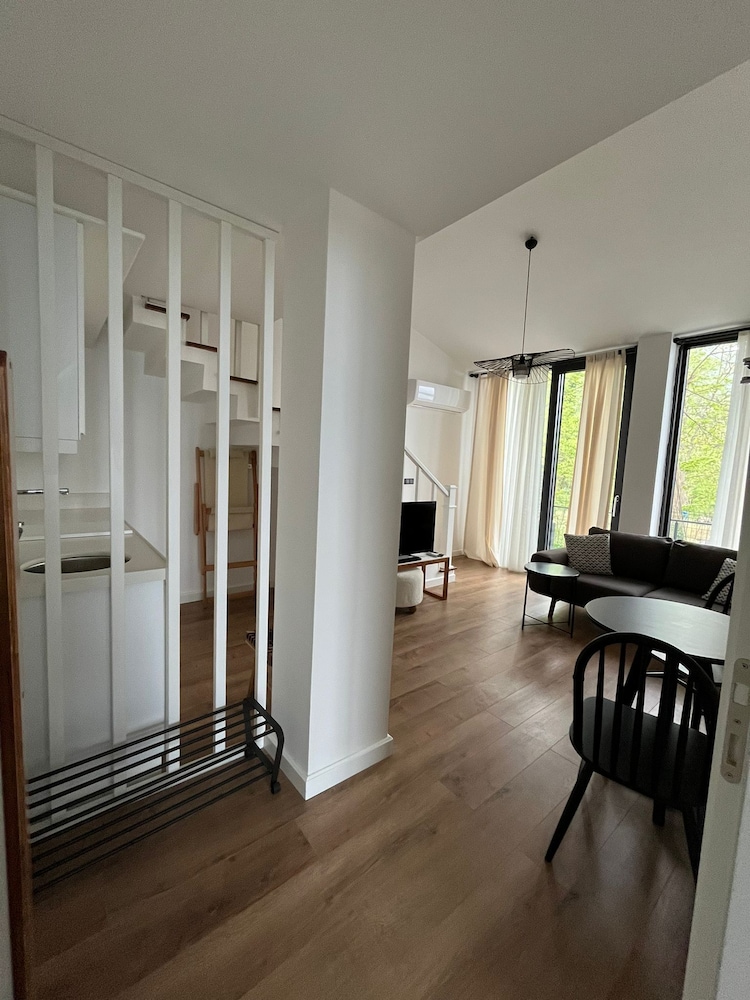 Business Room, Balcony, Garden View photo 3