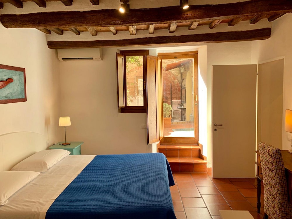 Traditional Apartment, Courtyard View