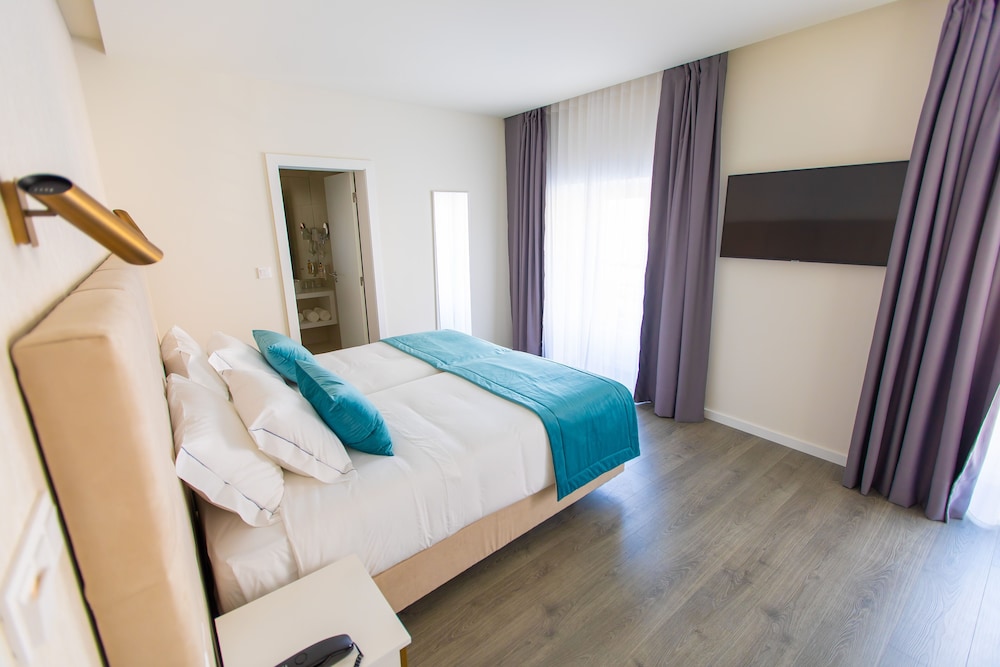 Standard Twin Room - Photo 1
