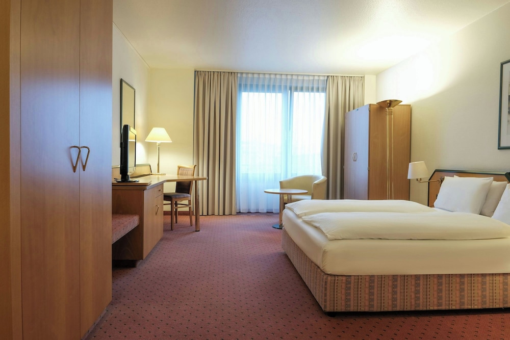Superior Room, 1 Queen Bed - Photo 10