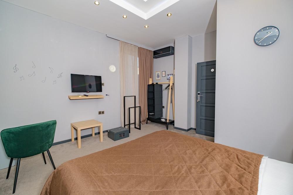 Twin Room - Photo 7