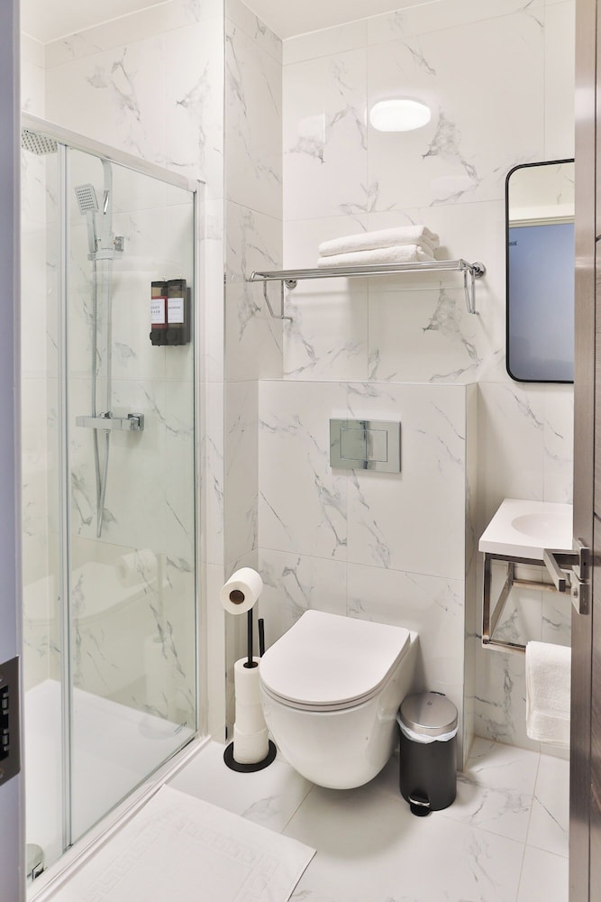 Double or Twin Room photo 3