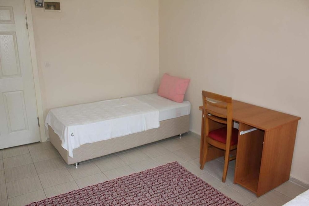 Triple Room, 1 Bedroom photo 1