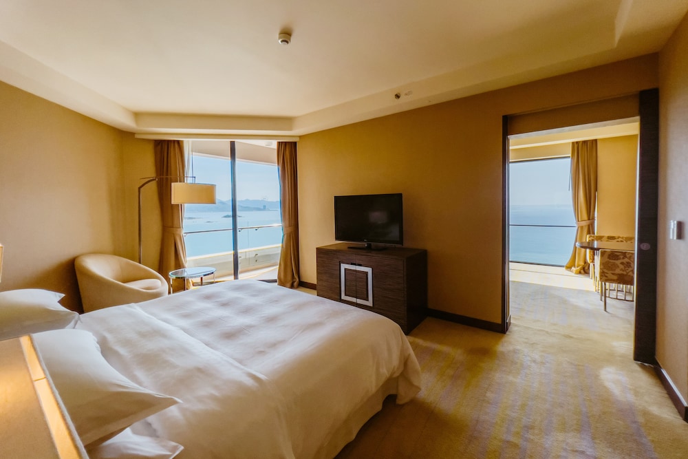 Executive Suite, 1 Bedroom - Photo 3