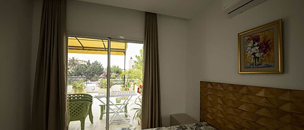 Economy Suite photo 2