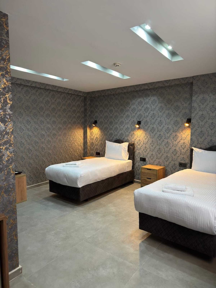 Standard Twin Room, City View photo 1