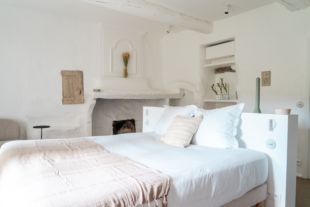Large Double Room photo 1