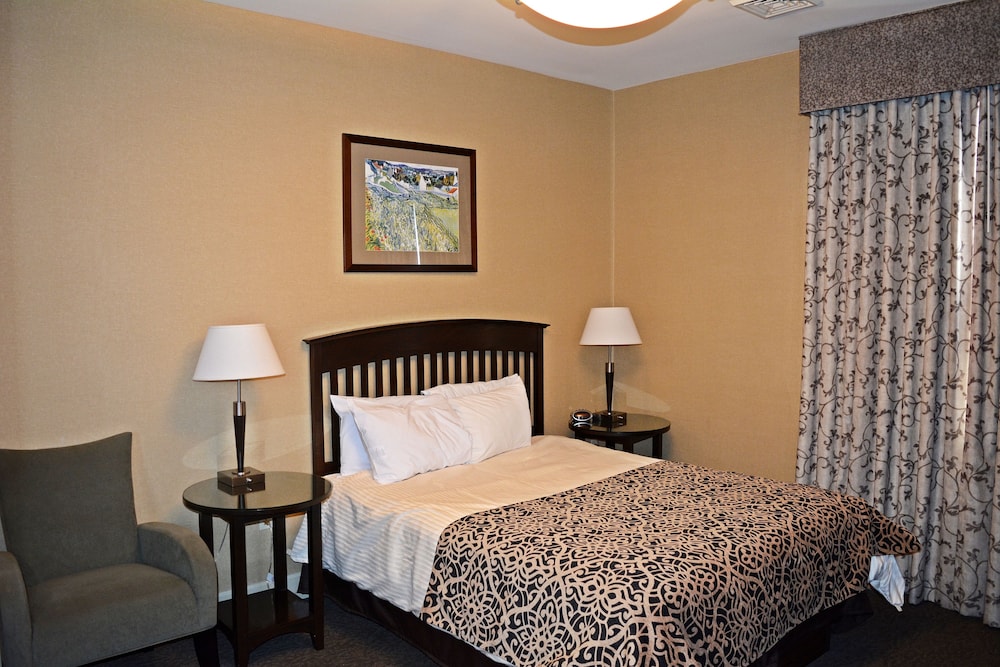Standard Room, 1 Queen Bed photo 2