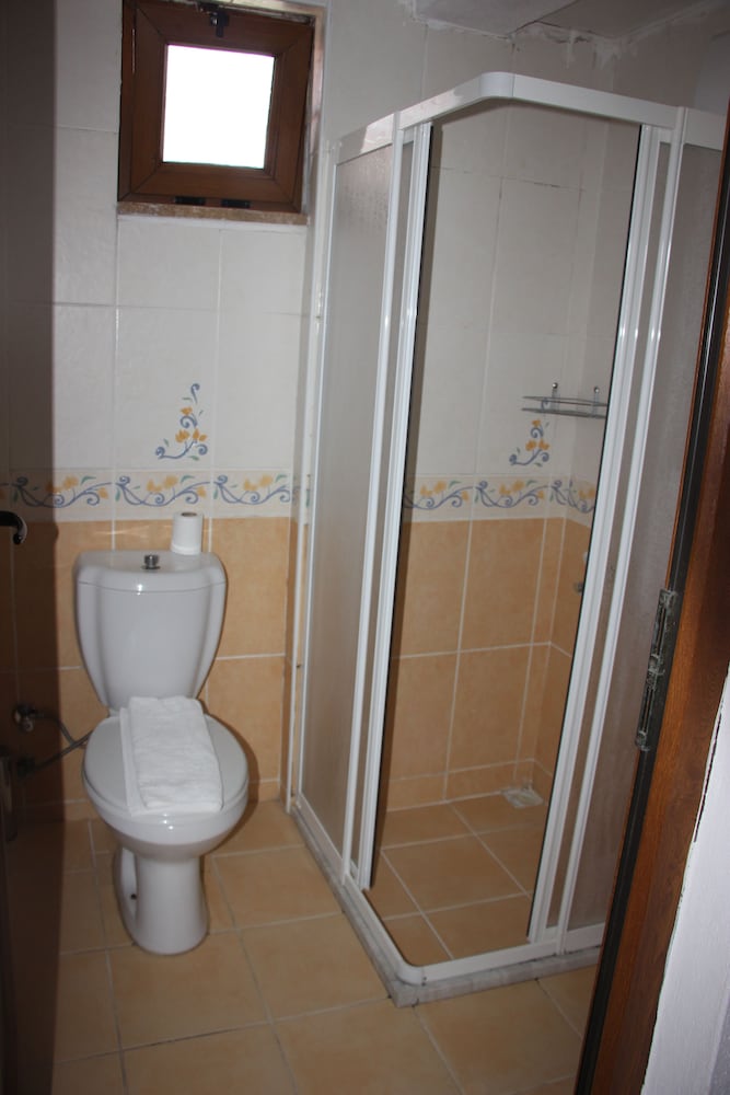 Classic Triple Room, 1 Bedroom, Garden View photo 3