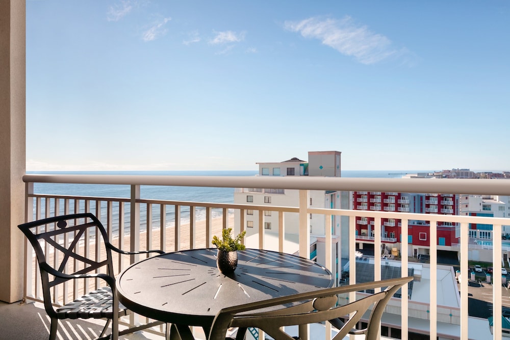 Suite, 1 Bedroom, City View - Photo 7