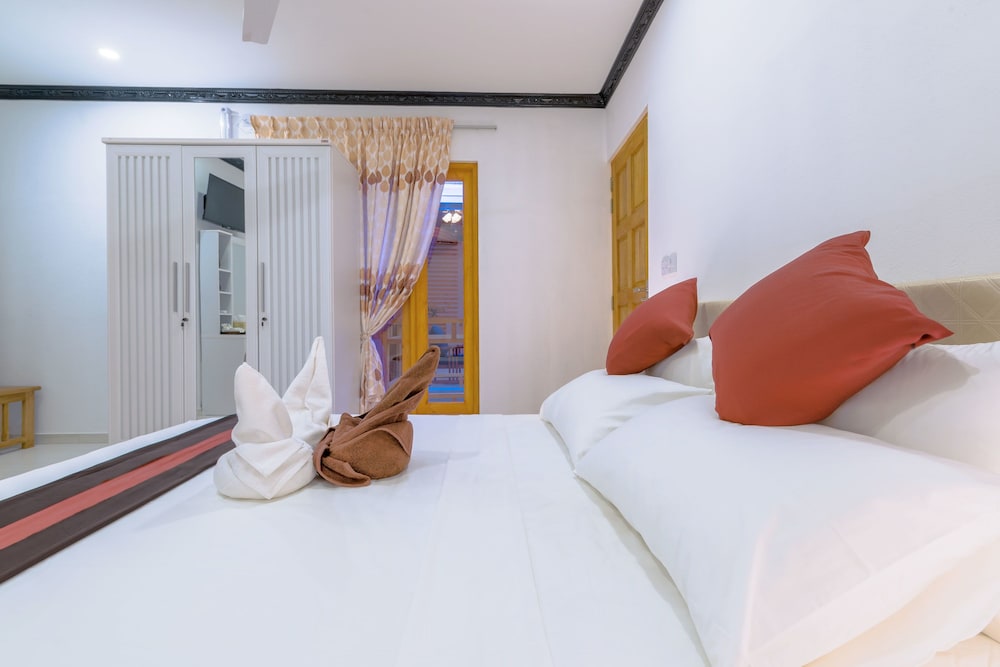 Family Suite, 1 Double Bed with Sofa bed photo 2