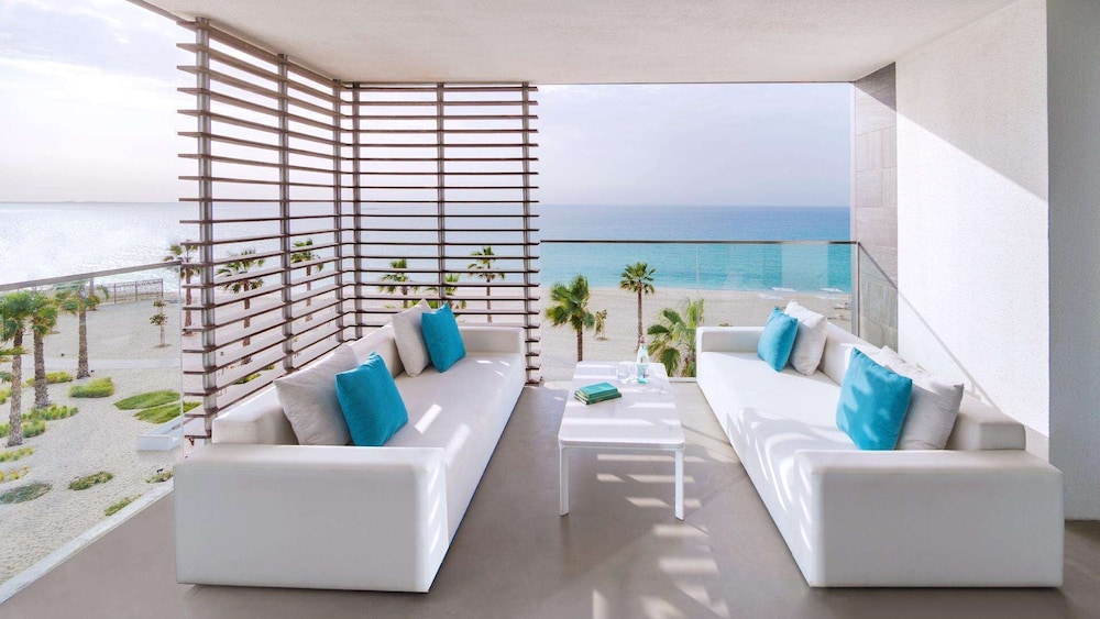 Ultra Suite Sea View thumbnail 6