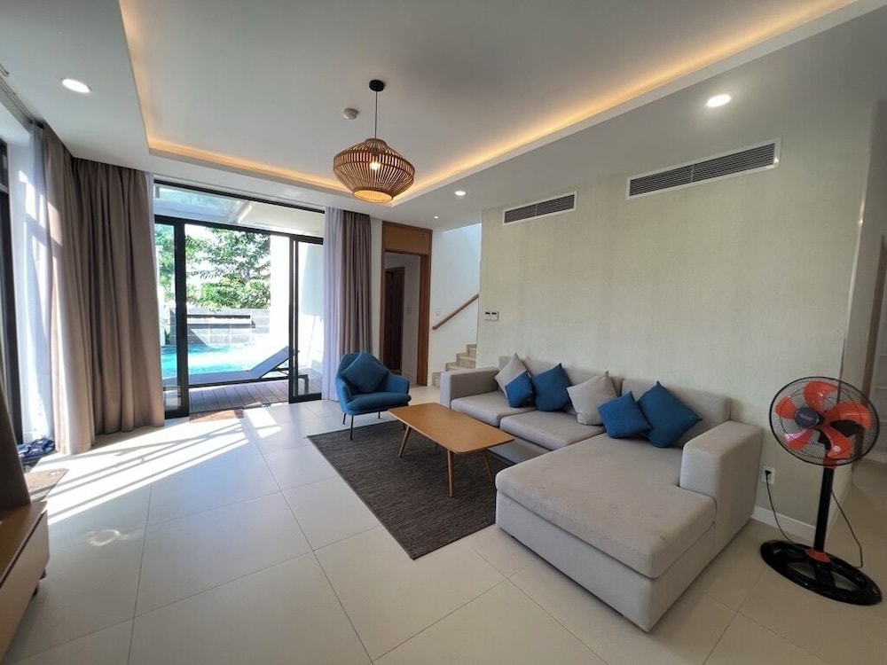 Family Villa, 4 Bedrooms, Beach View, Beachside photo 2