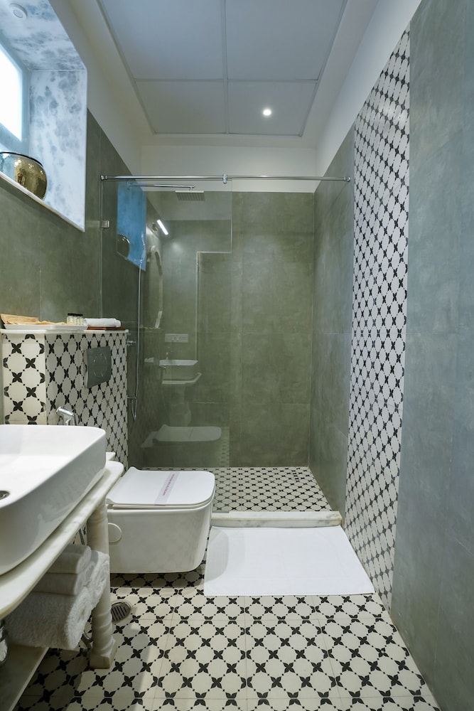 Luxury - Photo 12