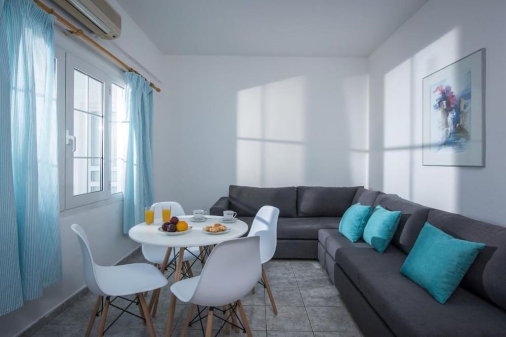Apartment photo 1