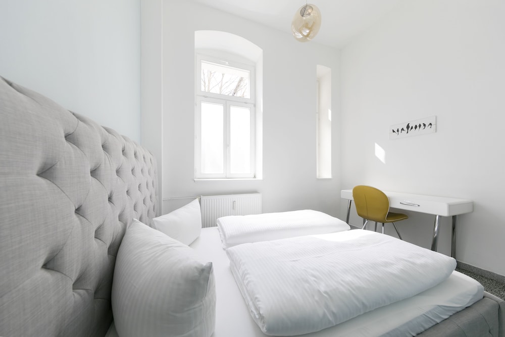 City Apartment, 1 King Bed photo 3