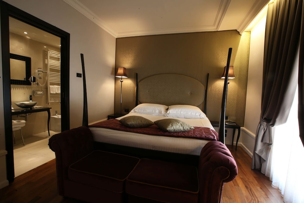 Luxury Suite, 1 Bedroom - Photo 2