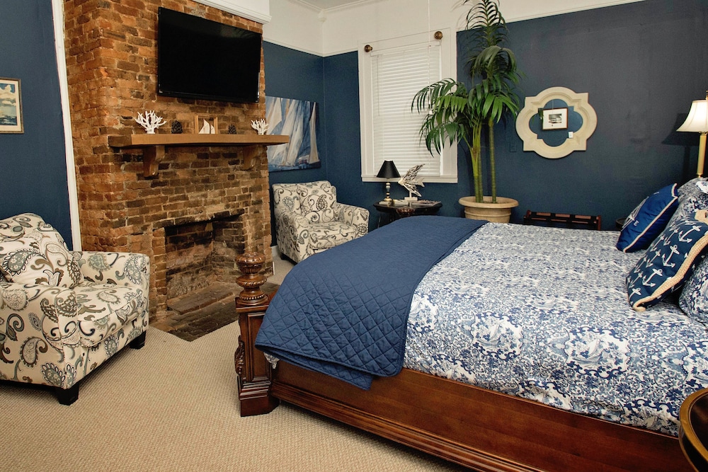 Nautical or Honey Suite photo 3