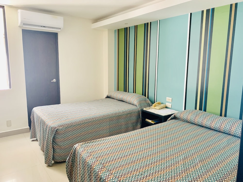 Standard Room, 2 Double Beds - Photo 3