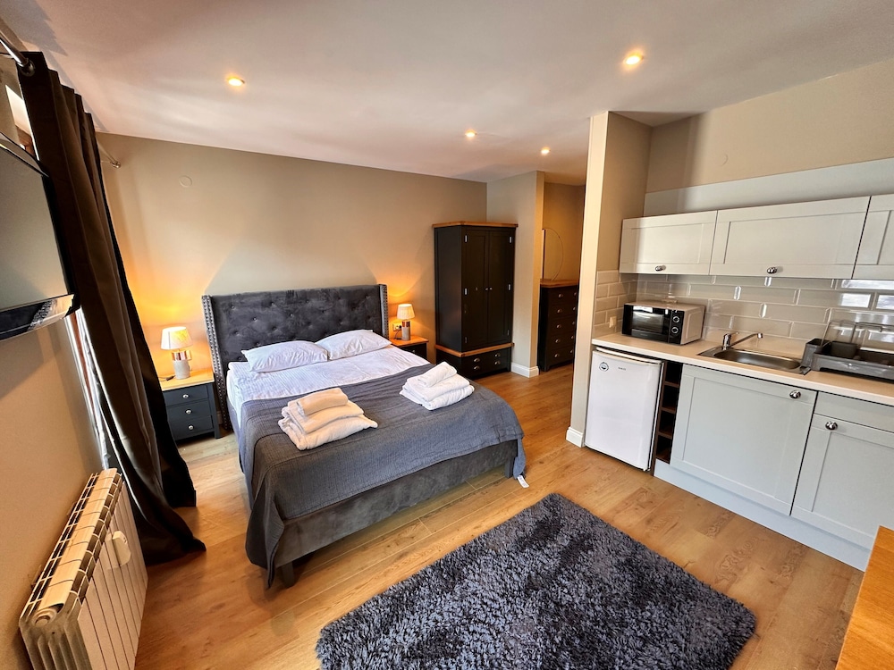 Studio, Kitchen (Free Sauna, Steambath & Jacuzzi) photo 1