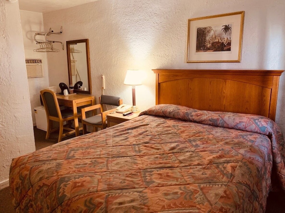 Standard Room, 1 Queen Bed - Second Floor