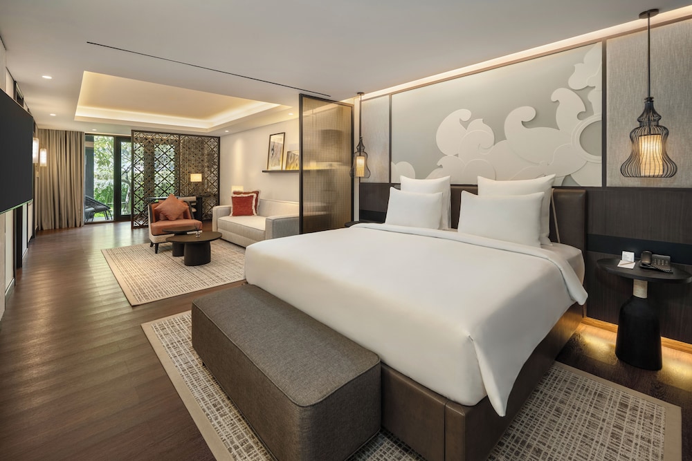 Family Room, 1 King Bed with Sofa bed, Garden View (Exclusive) - Photo 2