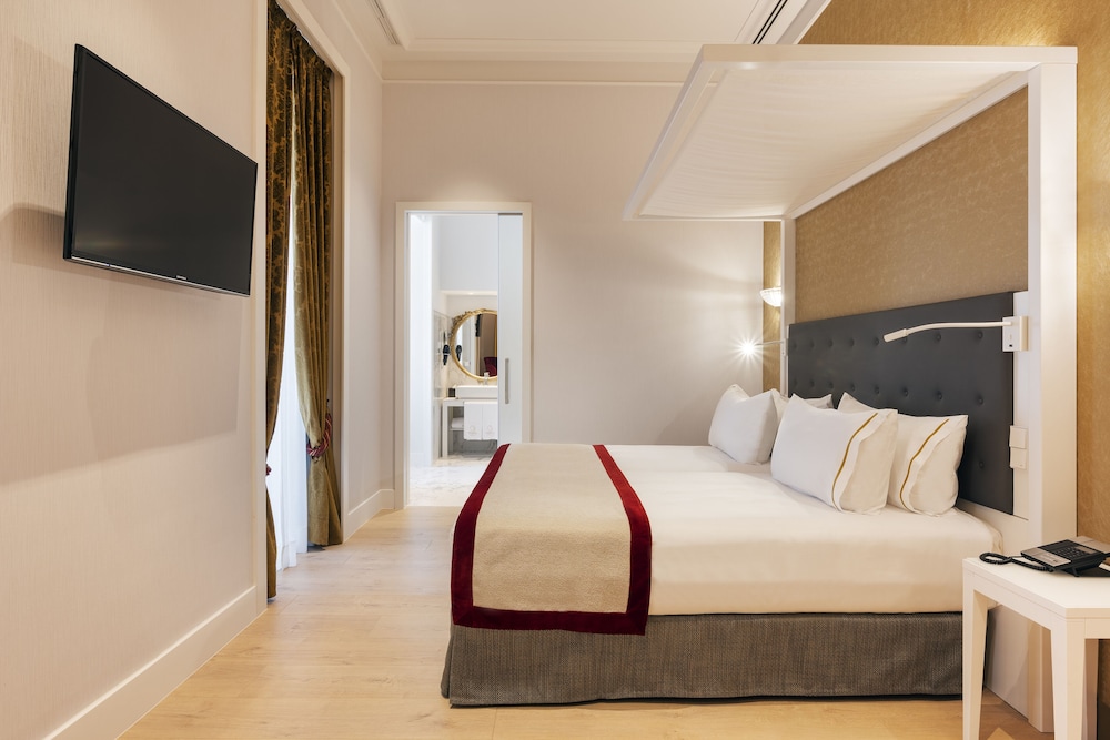 Classic Double or Twin Room - Photo 1