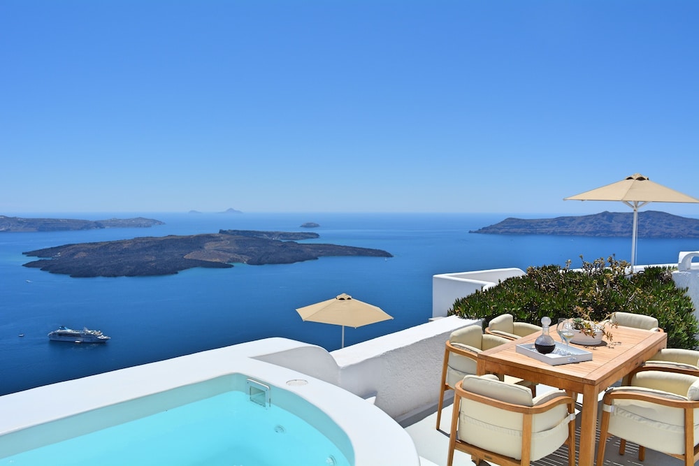 Grand Suite, 2 Bedrooms, Hot Tub, Sea View (Private Cave) photo 3