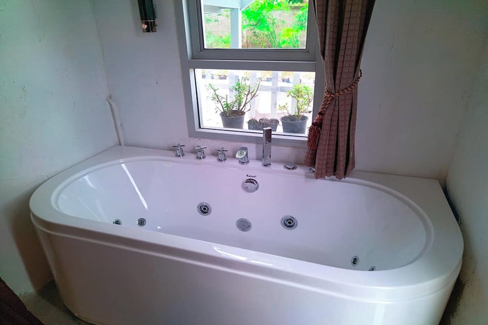 Deluxe Room - Photo 3