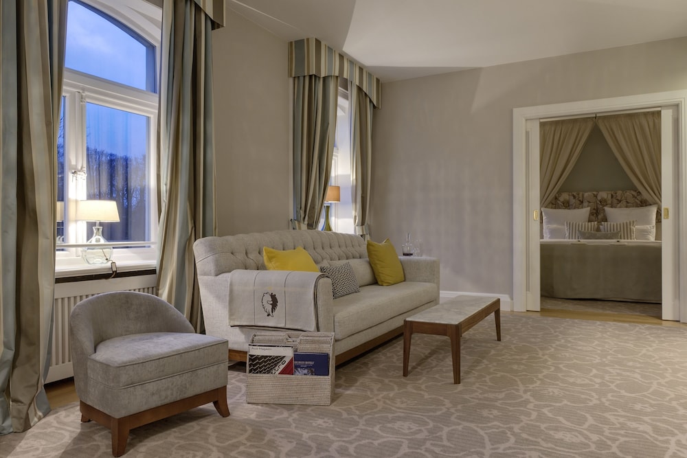 Premium Suite