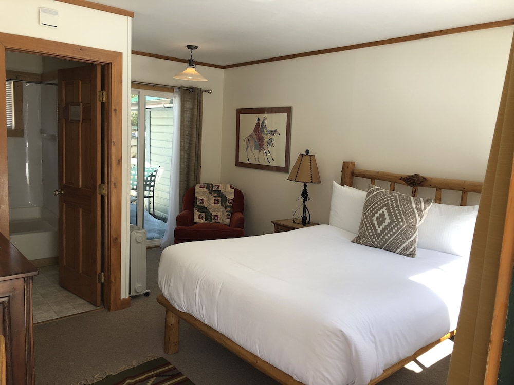 Double Room, Private Bathroom (Room 1 - No Pets Allowed) photo 2