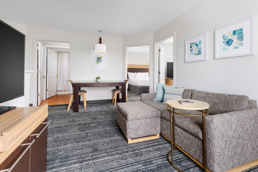 Suite, 2 Bedrooms - Photo 6
