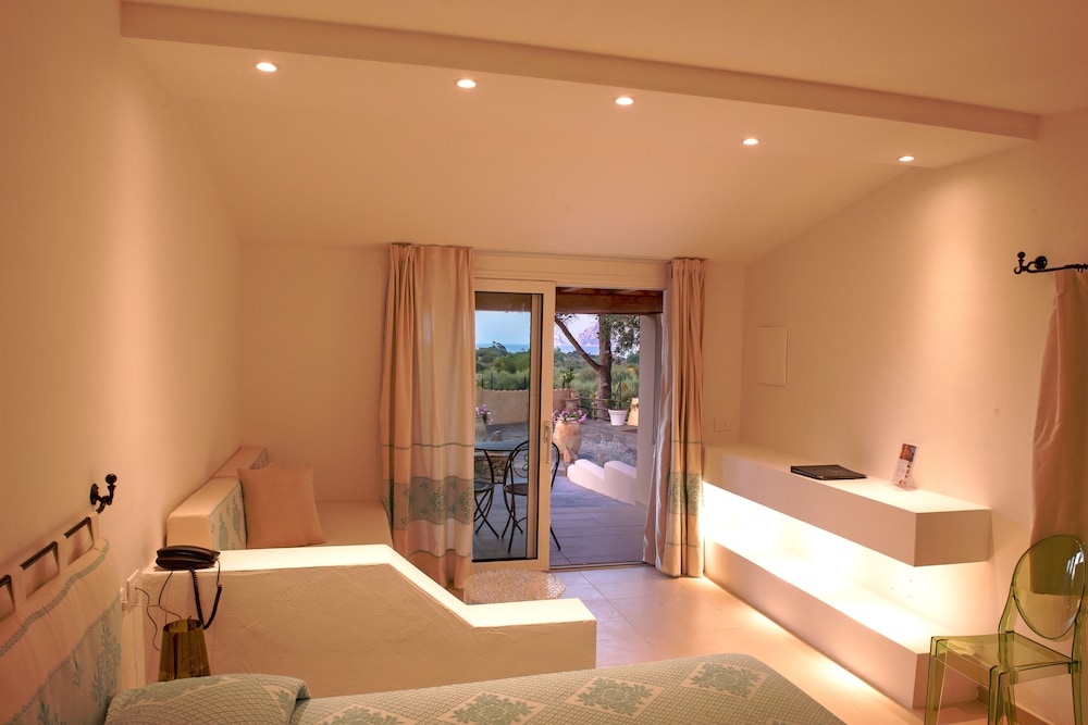 Family Quadruple Room, Multiple Beds, Sea View - Photo 3