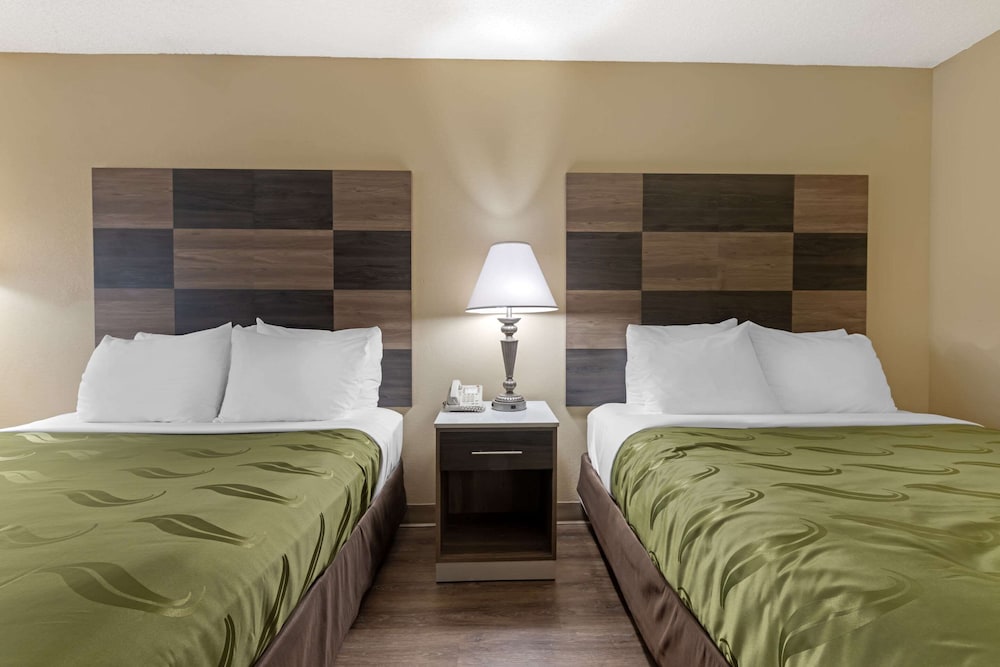 Standard Room, 2 Queen Beds, Non Smoking - Photo 1