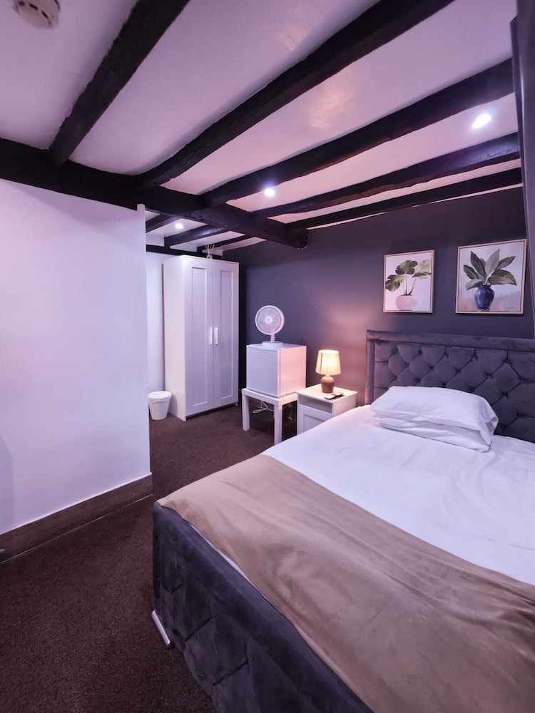 Economy Room