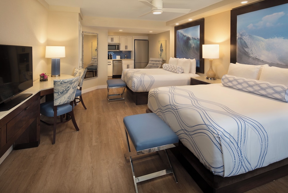 Room, 2 Queen Beds, Roll-in Shower, Kitchenette (Tiki Tower | Standard View)