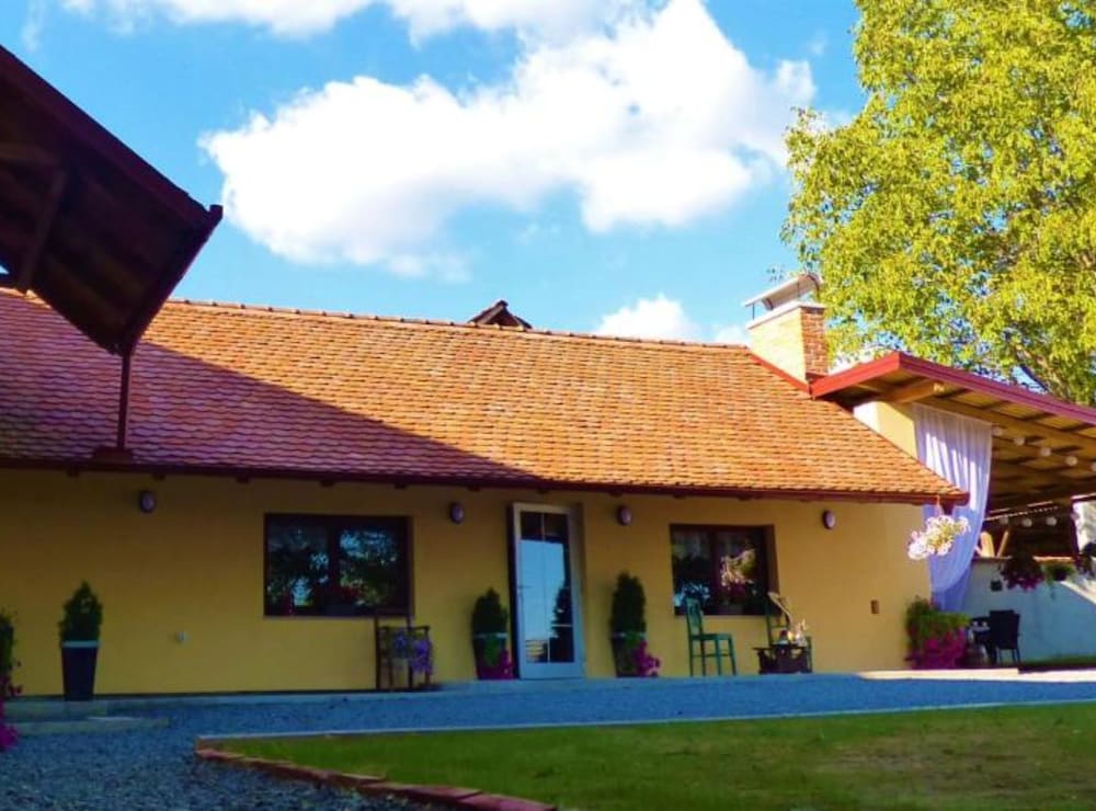 Villa (Four Bedroom Villa)