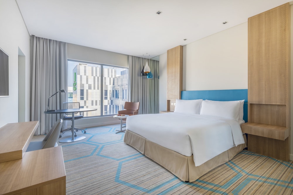 Suite, 1 King Bed, Smoking