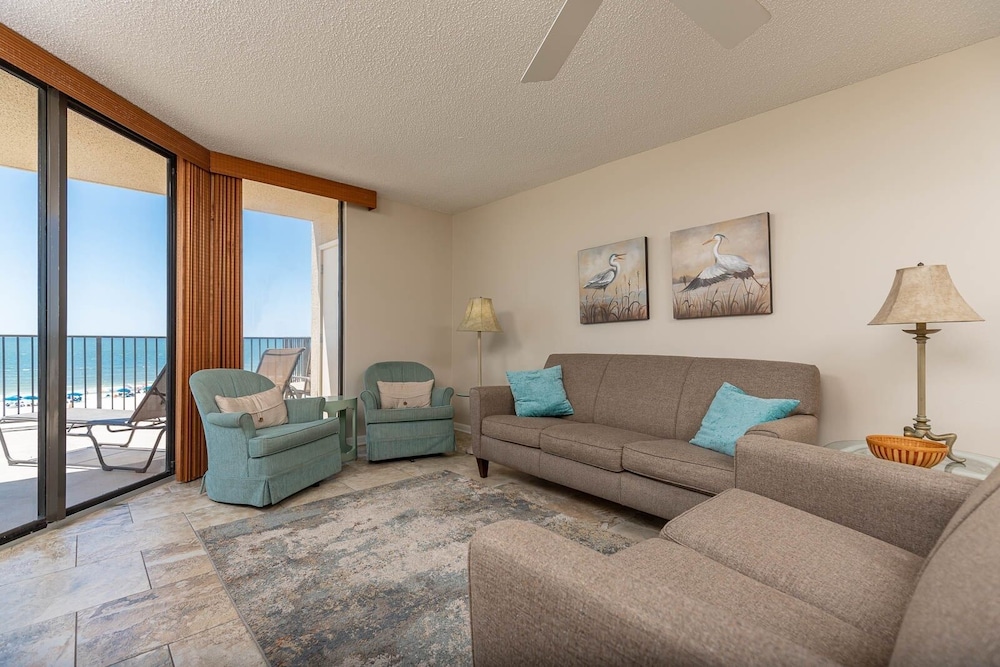 Condo, 2 Bedrooms