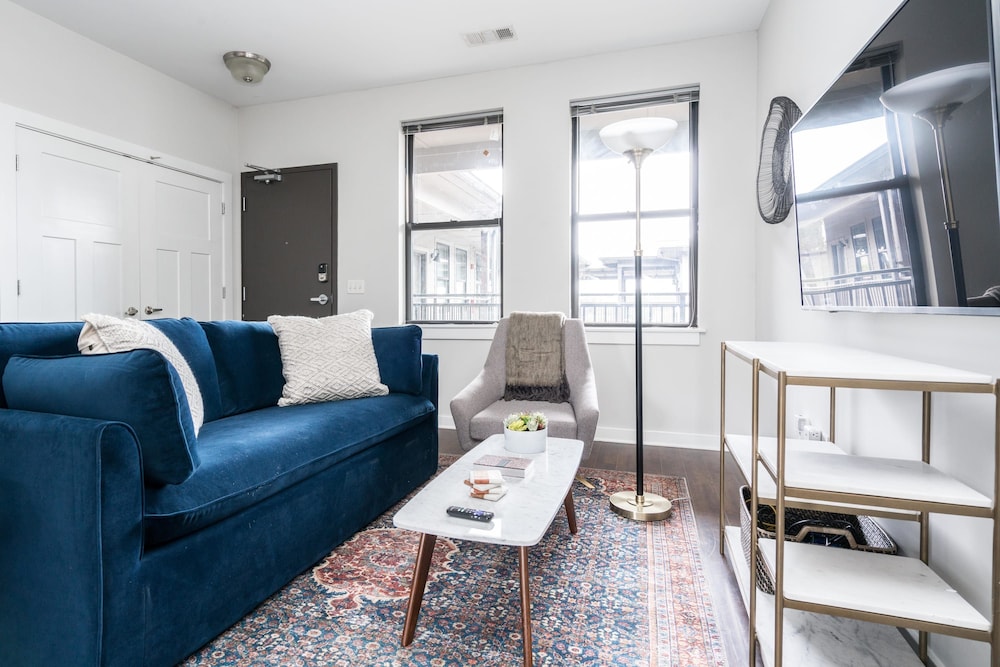 Cozysuites Music Row Chic 1BR w Free Parking 42, Photo 39