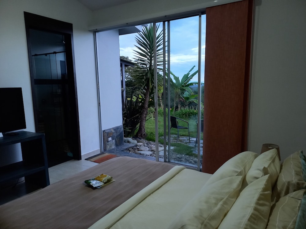 Exclusive Suite, 1 Bedroom, Ensuite, Garden View (Green Gardens) photo 3