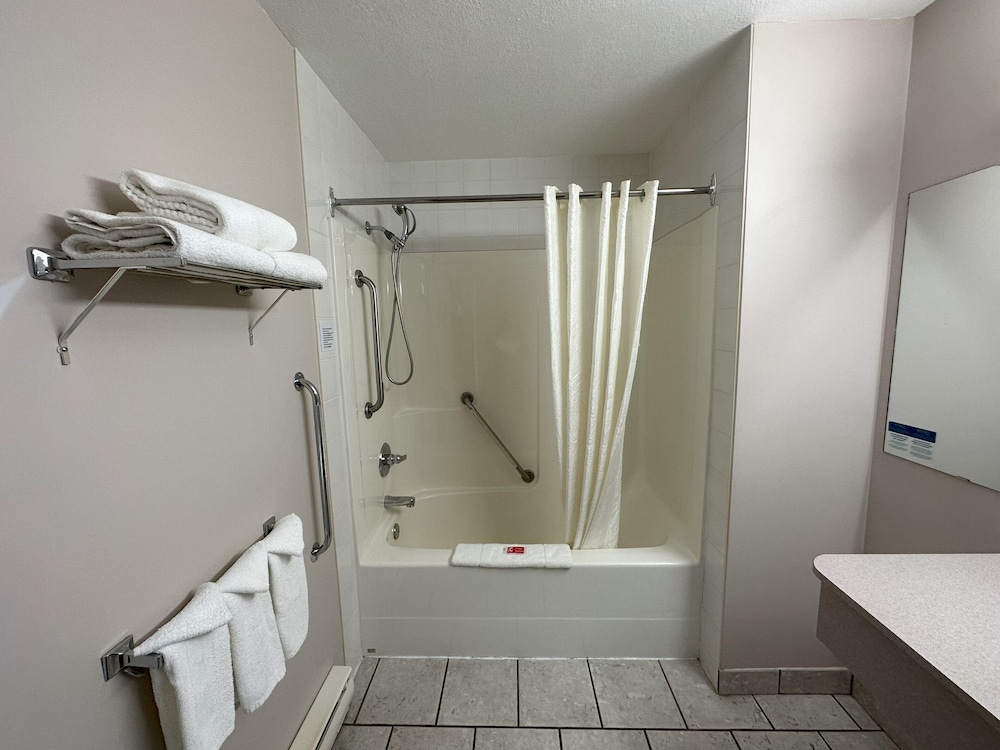 Standard Room, 1 King Bed, Non Smoking - Photo 20