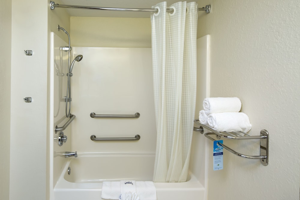 Room, Accessible - Photo 5