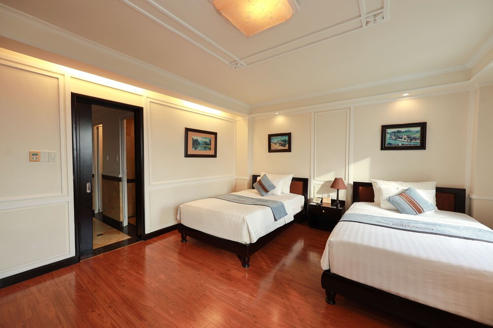 Deluxe Twin Room (French Wing) - Photo 10
