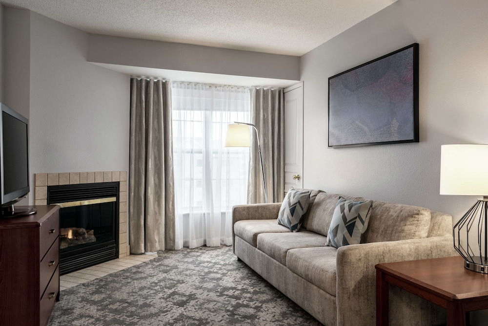 Suite, 2 Bedrooms, Accessible, Non Smoking (Roll-in Shower) - Photo 3