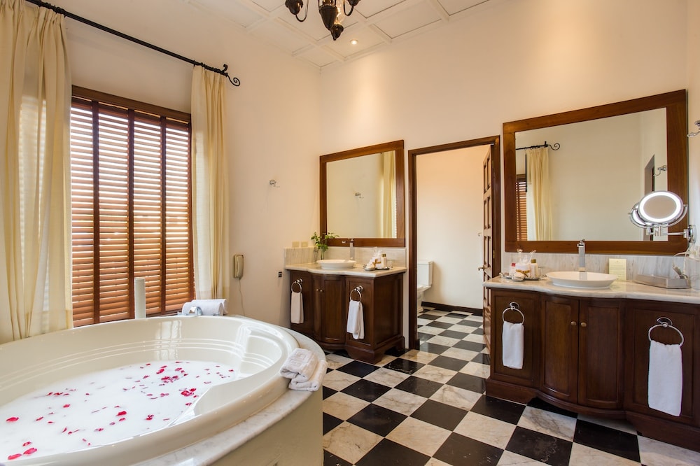 Preferred Club Hacienda Presidencial Suite thumbnail 5