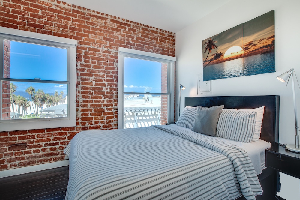 Studio Suite With Beachfront Ocean View