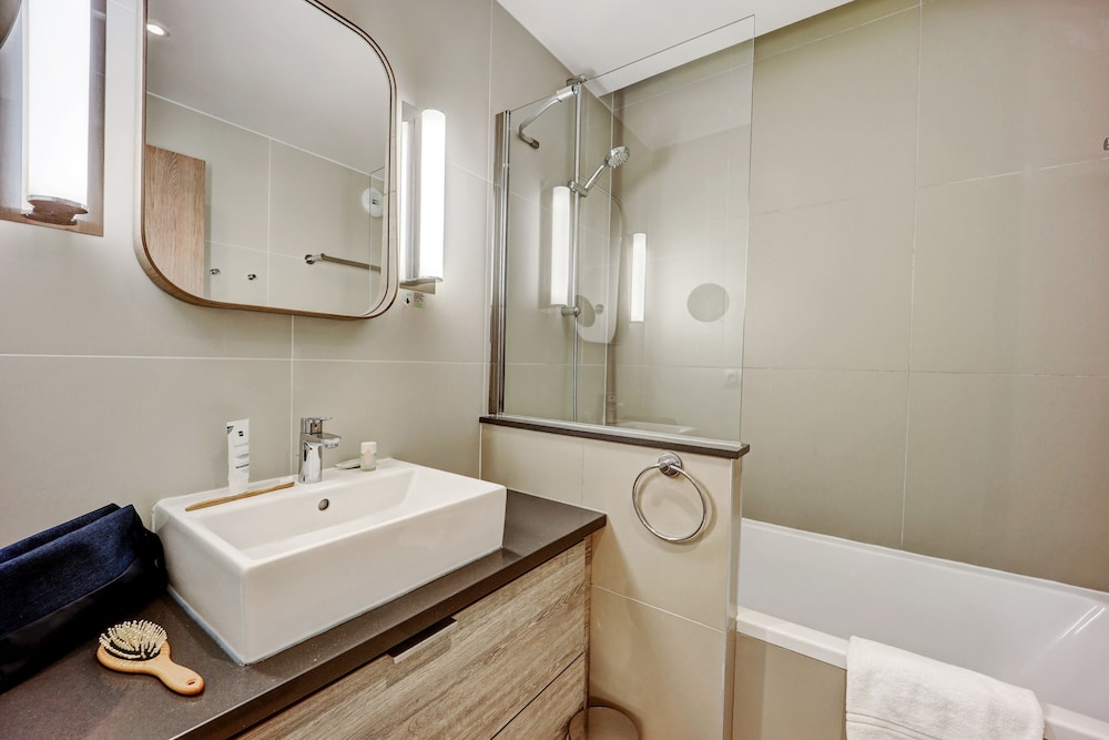 Apartment 4 people - 1 bedroom - Terrace - Port view - Harbor buildings photo 3