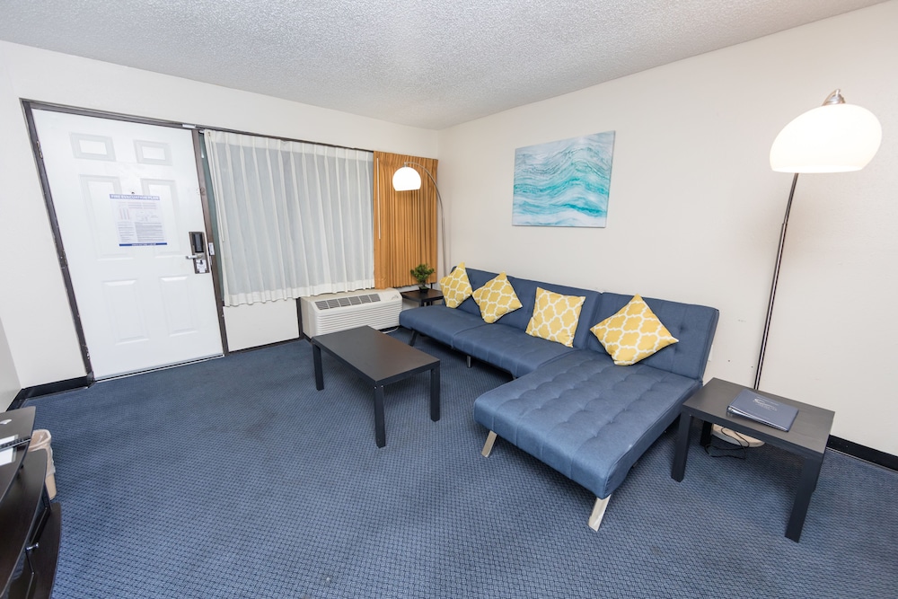 Deluxe Suite, Kitchenette photo 3