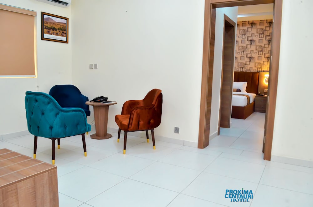 Business Suite photo 3